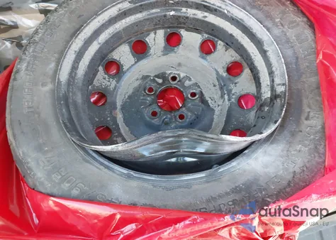 2010 Ford Escape Xlt z USA, uszkodzony, nr VIN 1FMCU9D73AKD32898